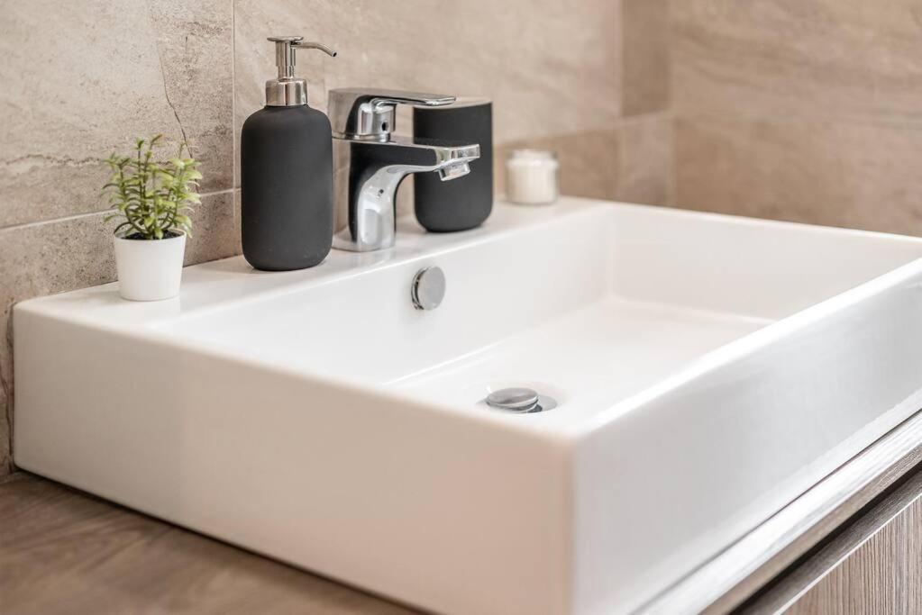 Carrobbio'S Nest - Elegant With Wifi And Netflix Apartman Milánó Kültér fotó